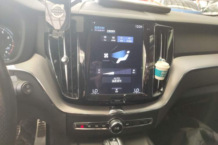 Used Volvo XC60 2019 T5 4x4 Smart & Dynamic Sport Edition China VI Standard
