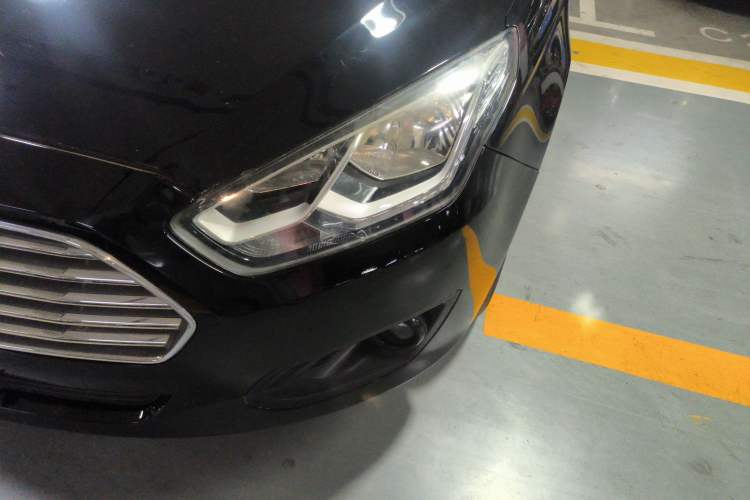 Used Ford Escort 2015 1.5L Automatic Comfort Model
