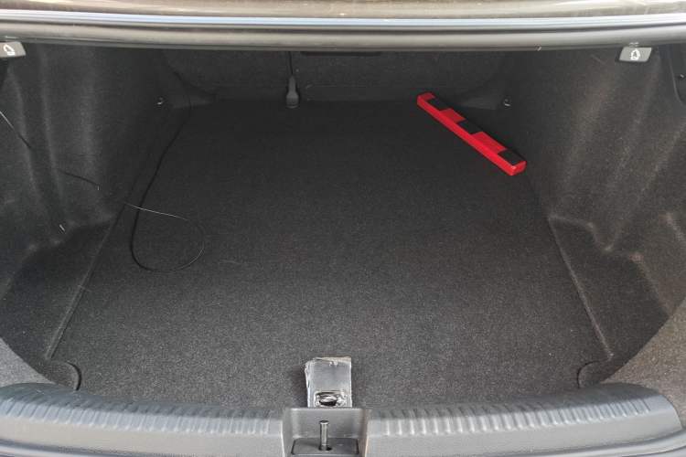 Used Volkswagen Sagitar 2015 230TSI Automatic Comfort Version
