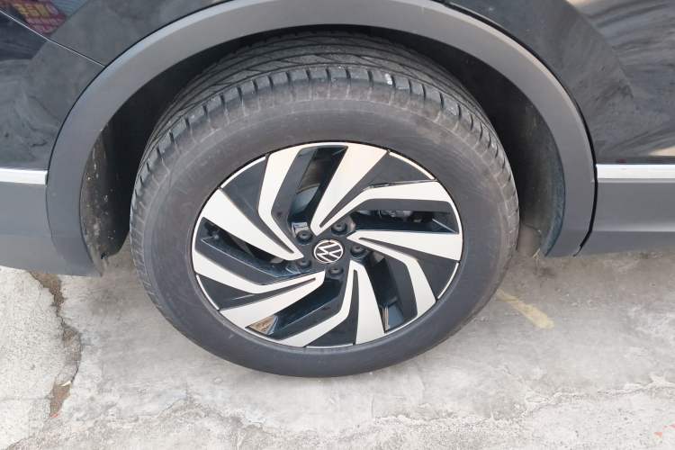 Used Volkswagen Tiguan L 2024 300TSI Automatic Two-Wheel Drive Smart Edition
