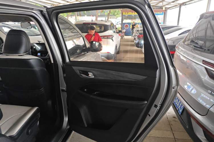 Used Baojun 730 2019 1.5T CVT Flagship Model 7 Seats China VI Emission Standard
