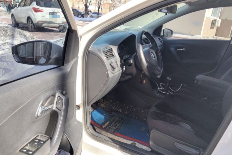 Used Volkswagen Polo 2014 1.4L Manual Comfort Edition
