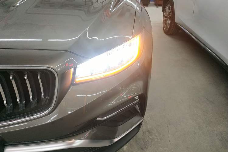 Used Geely Auto Emgrand X7 Sport 2022 1.8TD DCT Zhiya Trim
