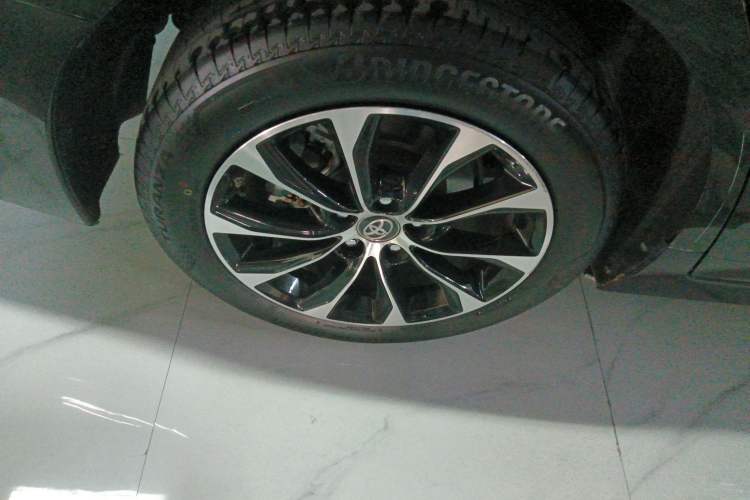 Used Toyota Avalon 2023 2.0L Premium Edition
