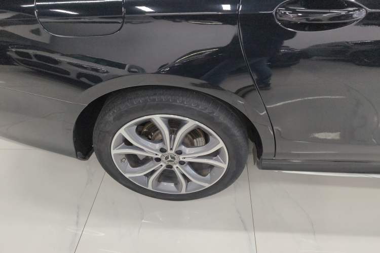 Used Mercedes-Benz E-Class 2021 Restyled E 300 L Sporty and Stylish Edition
