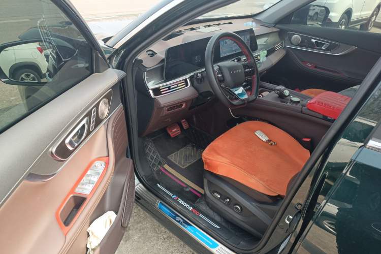 Used Chery Tiggo 8 PRO 2024 Champion Edition 390T Two-Wheel Drive Peak Version 5 Seats
