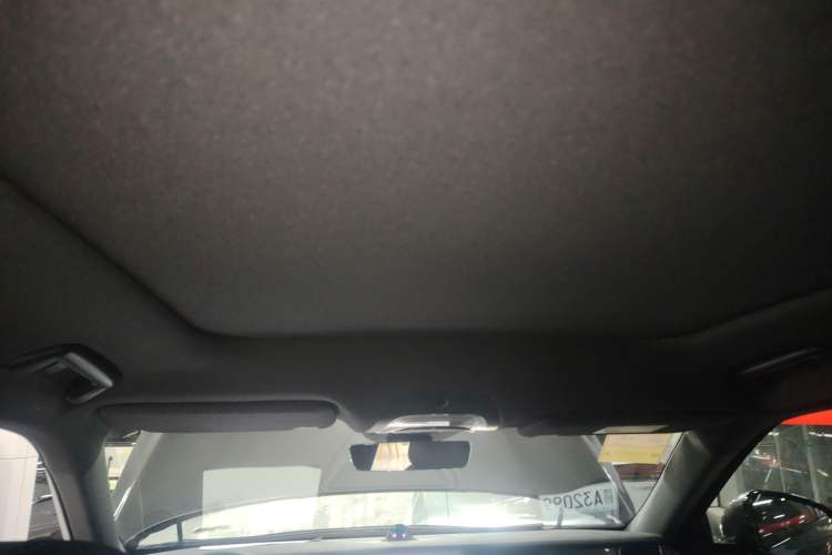 Used VOYAH FREE 2025 318 259 km All-Wheel-Drive Exploration Edition
