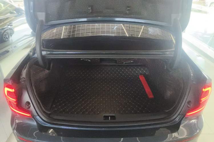 Used Volvo S60 2021 T4 Zhiyi Luxury Edition