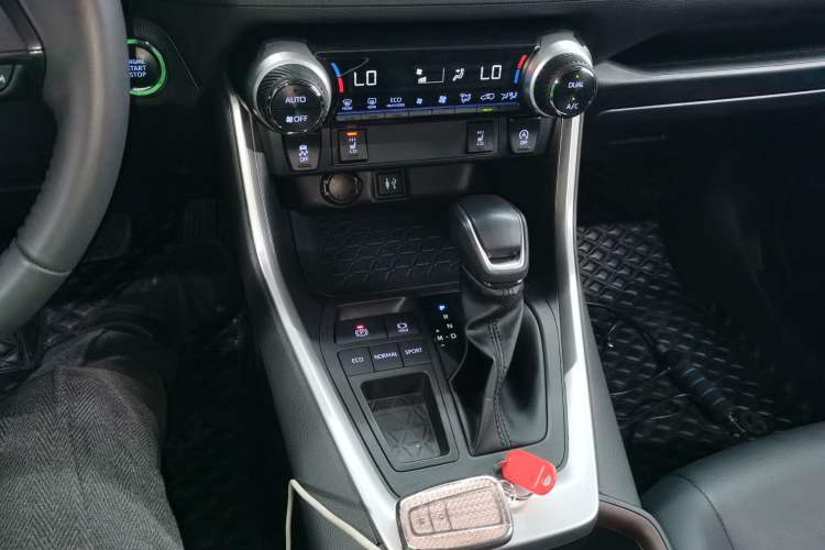 Used Toyota RAV4 2022 2.0L CVT Two-Wheel Drive Fashion Plus Edition
