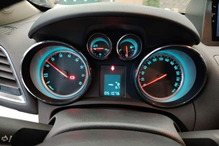 Used Buick Encore 2015 1.4T Manual Two-Wheel Drive Urban Advanced Model
