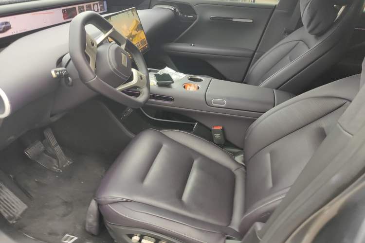 Used  07 2024 Max Extended-Range Edition
