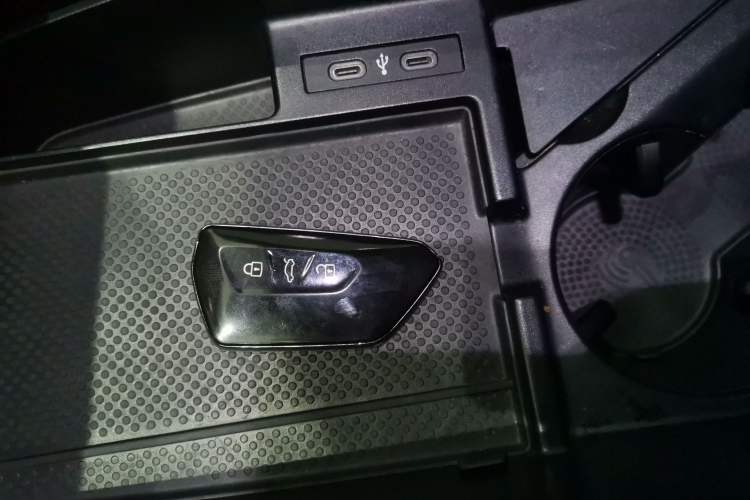 Used Volkswagen ID.4 X 2025 Smart Version Pure & Intelligent Enjoyment Edition