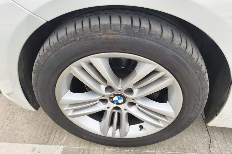 Used BMW 3 Series 2016 320Li Ambition Model
