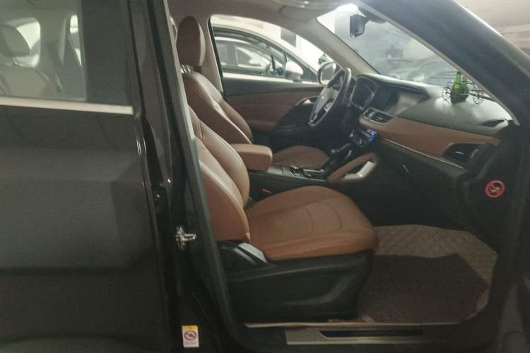 Used BORGWARD BX7 2016 28T Two-Wheel Drive Luxury Version 5 Seats
