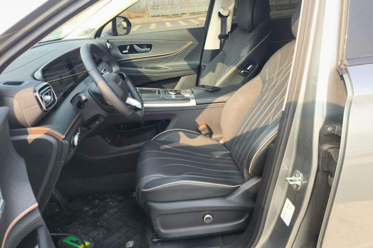 Used Chery Tiggo 9 2023 Facelift 2.0T Dual-Clutch Two-Wheel Drive Luxury Edition 5 Seats
