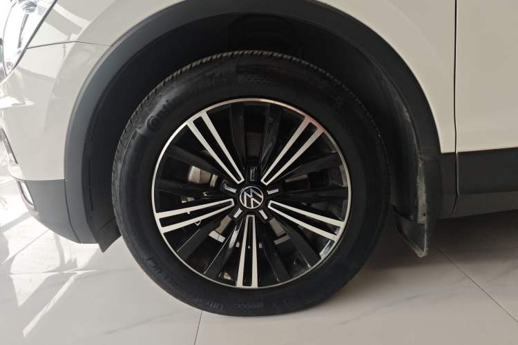 Used Volkswagen Tiguan L 2021 330TSI Automatic Two-Wheel Drive Smart Edition
