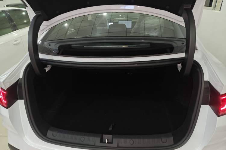 Used BYD Qin L 2025 DM-i Smart Drive 80KM Leading Model
