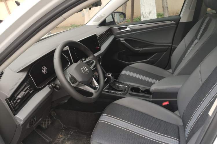 Used Volkswagen Sagitar 2023 300TSI DSG Flyover Edition