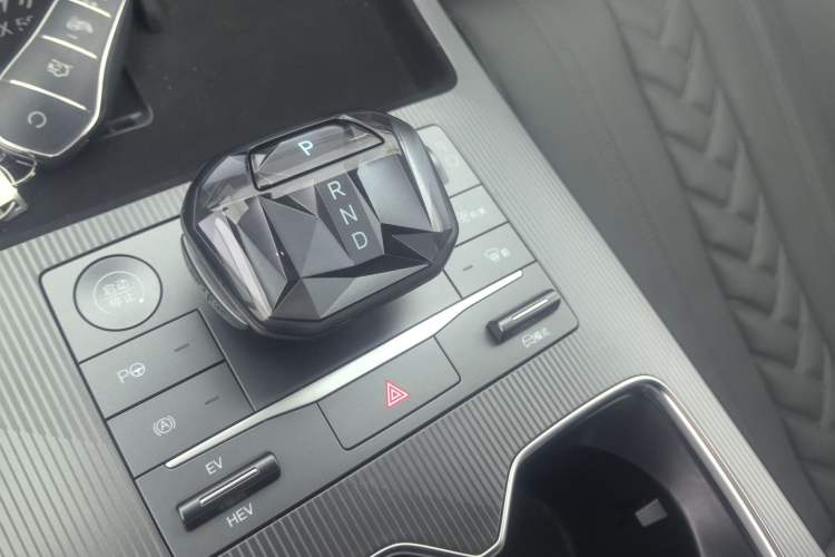 Used BYD Song L DM-i 2025 Intelligent Driving Version 160 km Beyond-Range Type
