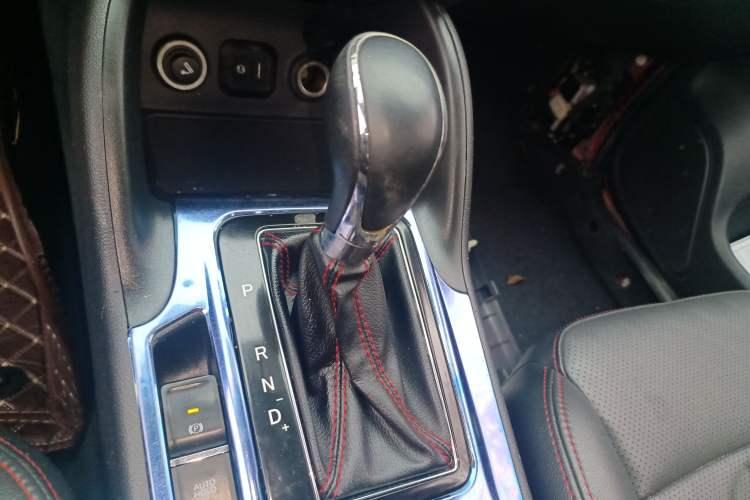 Used Changan CS75 2016 1.8T Automatic Elite Model China V Standard
