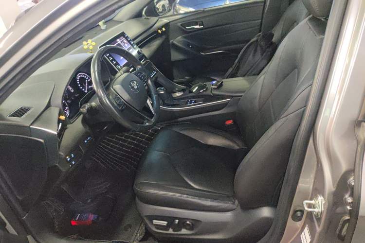 Used Toyota Avalon 2019 Dual-Engine 2.5L Luxury Edition China VI Standard

