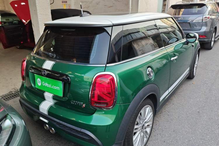 Used  MINI 2022 2.0T COOPER S Classic Edition
