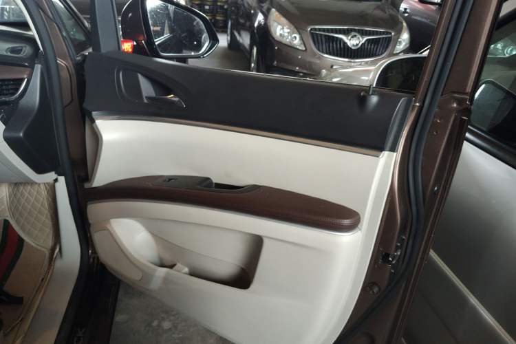 Used Buick GL8 2020 Land Business Class 652T Luxury Model