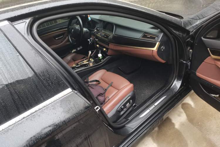 Used BMW 5 Series 2014 535Li Leading Model
