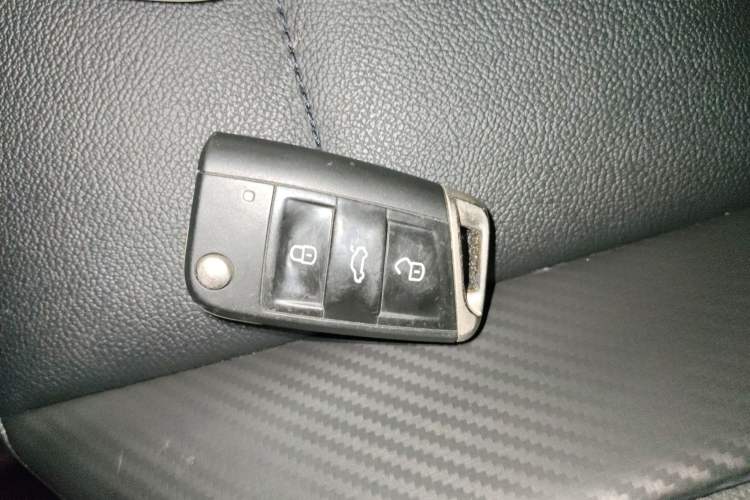 Used Volkswagen T-ROC 2021 280TSI DSG Two-Wheel Drive Comfort Connect Edition
