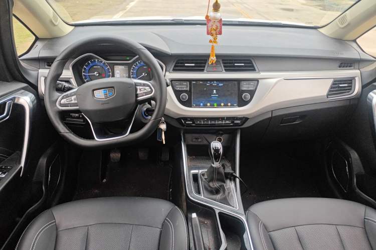 Used Geely Auto Vision X3 2019 Upgraded Model 1.5L Manual Elite Version
