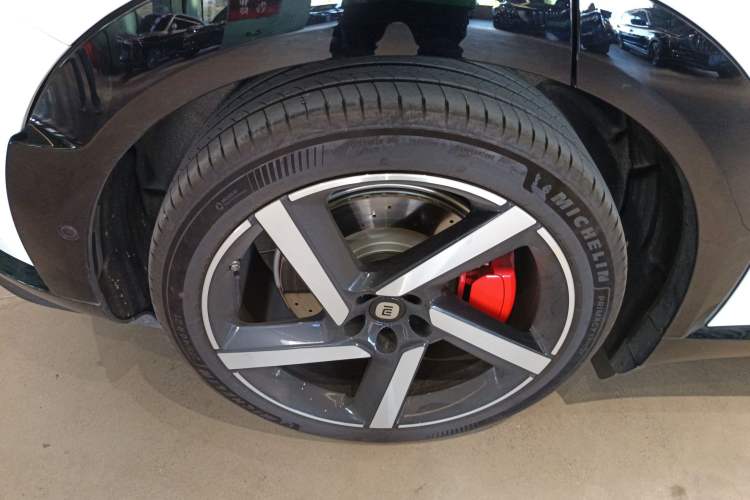 Used  YU7 2025 Ultra-Long Range High-Performance All-Wheel-Drive Max Edition
