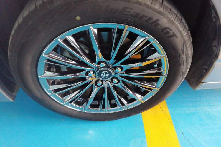 Used Toyota Avalon 2019 Dual-Engine 2.5L Luxury Edition China VI Standard
