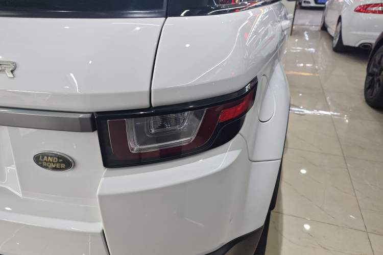 Used Land Rover Range Rover Evoque 2018 240PS PURE Style Edition
