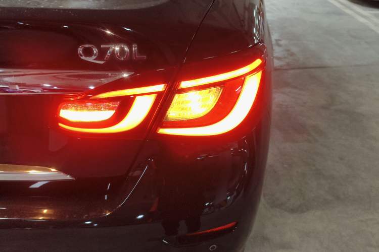 Used Infiniti Q70 2015 Q70L 2.5L Elite Edition
