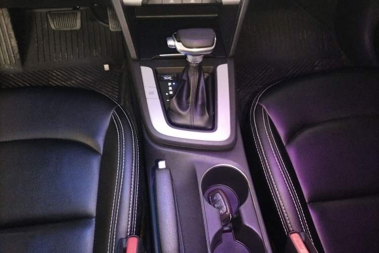 Used Hyundai Elantra 2016 1.6L Automatic ZhiXuan – Elite Version