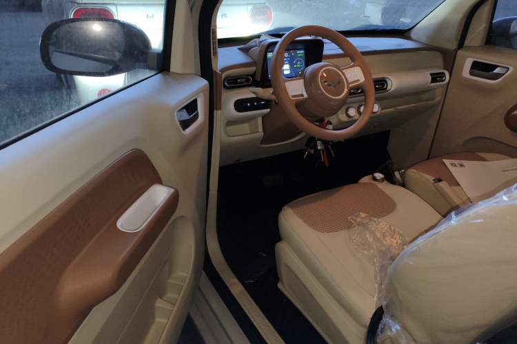 Used Wuling Hongguang MINIEV 2024 3rd Generation 215km Youth Edition