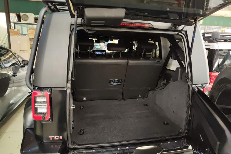 Used BAIC Off-Road BJ40 2023 2.0D Automatic Four-Wheel Drive Blade Hero Edition Adventurer Type
