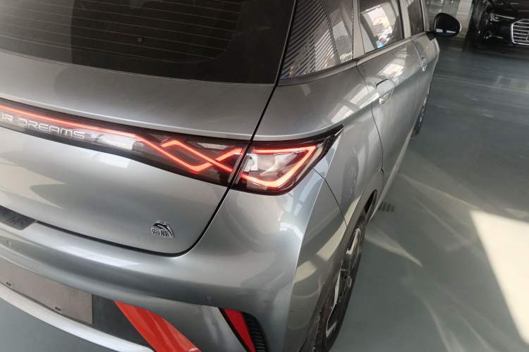 Used BYD Dolphin 2021 405 km Fashion Edition
