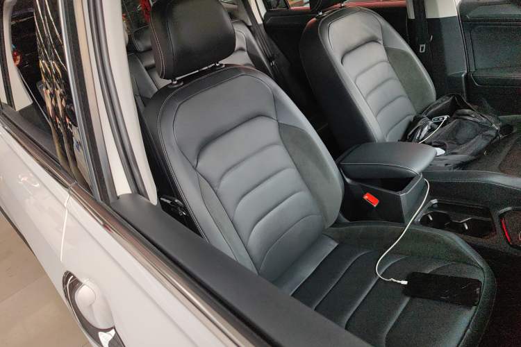 Used Volkswagen Tiguan L 2021 330TSI Automatic Two-Wheel Drive R-Line Enhanced Edition
