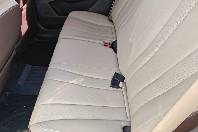 Used Baojun 310W 2017 1.5L Manual Fashion Model China V
