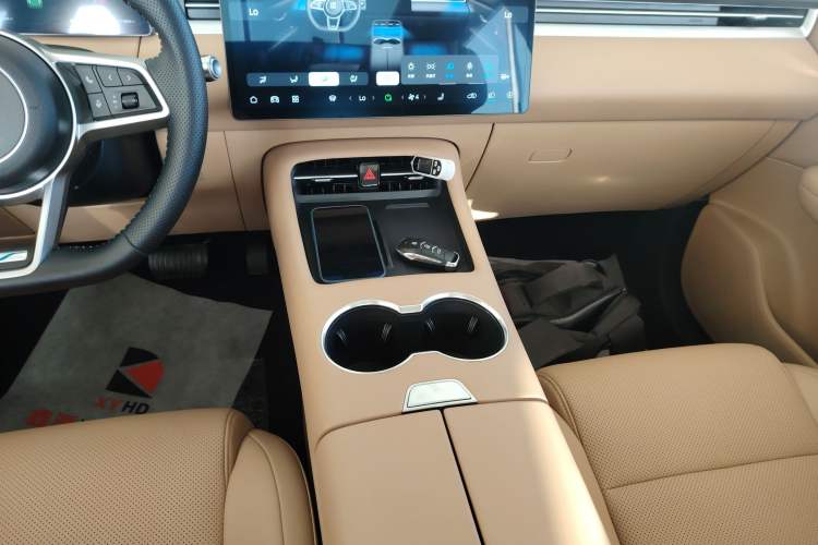 Used  E5 PLUS 2025 165 km Long-Range Version PLUS 7-Seater
