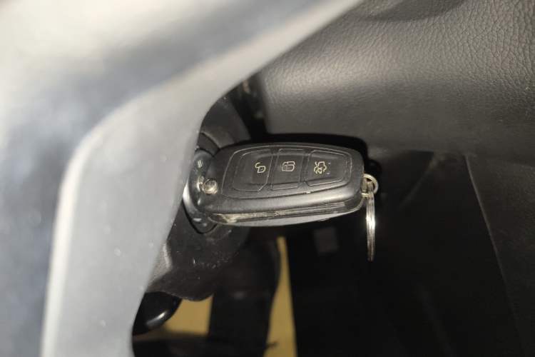 Used Ford Focus 2012 Sedan 1.6L Automatic Fashion Edition
