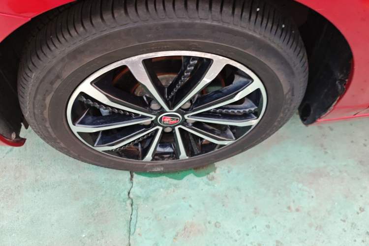 Used Roewe i5 2020 1.5L Automatic 4G Connect Luxury Flagship Edition
