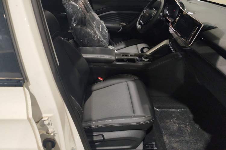 Used Wuling Xingyun 2023 2.0L DHT Flagship Edition
