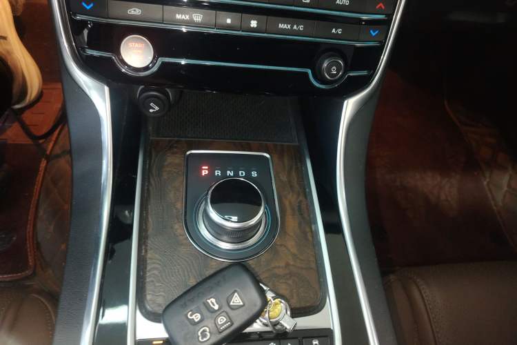 Used Jaguar XFL 2017 XFL 2.0T 200PS Luxury Edition
