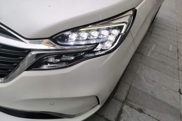 Used Buick GL8 2021 ES Land Cruiser 653T Flagship Model
