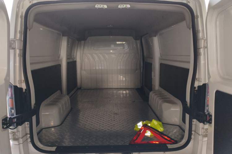 Used Foton Skyworth EV6 2023 Fast and Slow Charging Version
