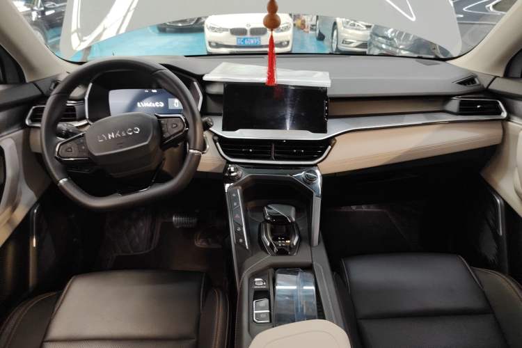 Used Lynk & Co 06 EM-P 2022 PHEV 84 km Range Pro Version
