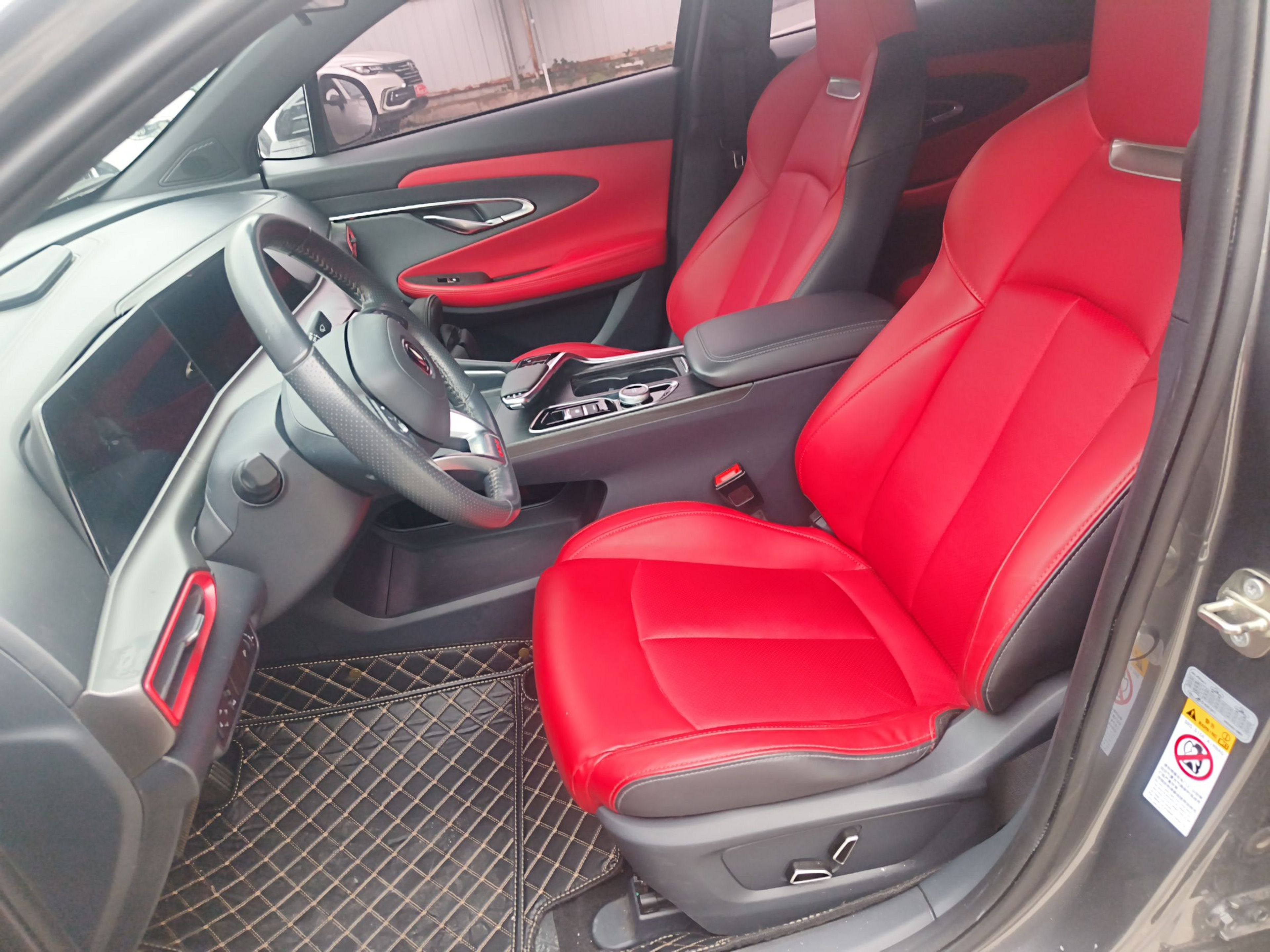 Переднее сиденье в автомобиле