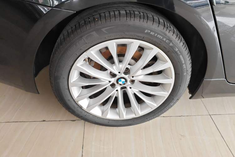 Used BMW 5 Series 2019 Facelifted 525Li Luxury Package
